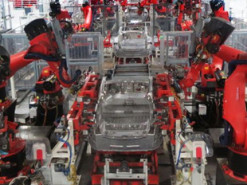 Tesla тратит на исследования почти в три раза больше на одну машину, чем конкуренты 