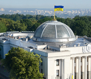 Рада ухвалила безкомпромісне рішення щодо корегувальників вогню: як каратимуть