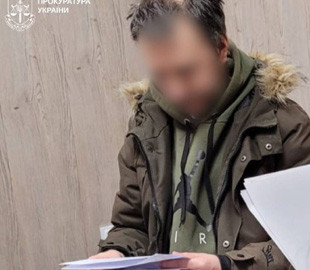 У Харкові вітчим зберігав понад 500 фото й відео оголеної дівчинки