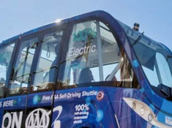 В аварии грузовика и беспилотного автобуса нашли виновного