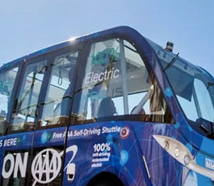 В аварии грузовика и беспилотного автобуса нашли виновного