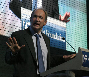 «Отец» Всемирной паутины решил спасти интернет