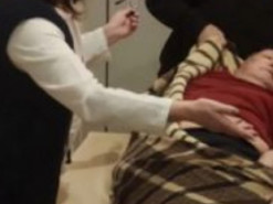 В Харькове пьяный врач принимала пациентов: скандальное видео слили в сеть