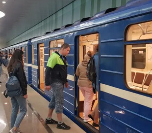 Звідки зв’язок в метро: як виглядають мобільні антени на станціях