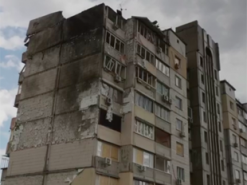 Віталій Кличко показав пошкоджені обстрілами будинки столиці