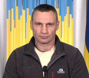 Украинцев предупредили, что враг создает фейки официальных страниц киевской власти