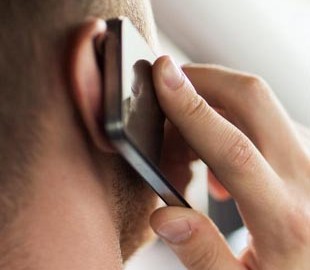 Прослушка по сигналу: зачем смартфоны шпионят за нами