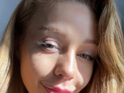 Тіна Кароль показала обличчя зблизька