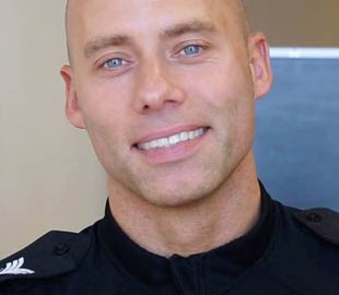 Звездой британского интернета стал обычный полицейский