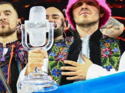 Рожеву панаму лідера Kalush Orchestra та головний приз Євробачення виставили на продаж