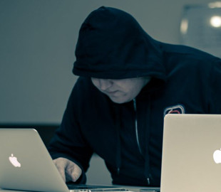 Мошенники пытались украсть свыше 720 тысяч долларов со счетов медицинской компании