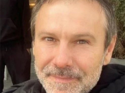 «Таємна зброя». Святослав Вакарчук потролив росіян у новому відео з фазаном із Краматорська