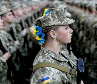 Приймальні дні - вівторок і четвер: соцмережі вибухнули мемами через новину про військовий облік жінок