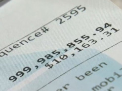 Американская пенсионерка случайно обнаружила на своем счету миллиард долларов