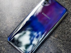 Новое обновление для Galaxy A50 обещает улучшить работу датчика отпечатков пальцев
