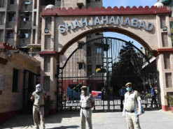 Жителей Индии обязали каждый час делать селфи