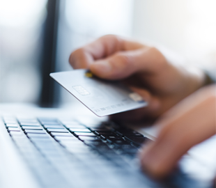 Жінка хотіла оформити допомогу: у переселенки на Тернопільщині виманили понад 75 тисяч гривень