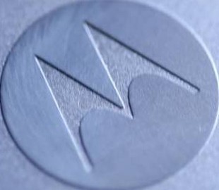 Смартфон Motorola с тройной камерой показали на видео
