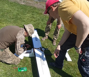 Фермери дарують аграрні дрони військовим