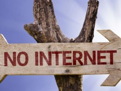 Из-за обрыва кабеля целая страна осталась без интернета