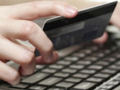 Телефонний шахрай викрав з картки буковинки 235 тисяч гривень