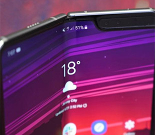 Стала известна дата выхода первого сгибающегося смартфона Samsung