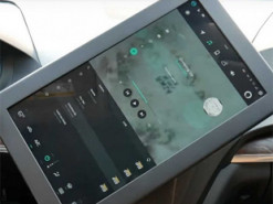Mitsubishi розробляє обертовий екран медійної системи