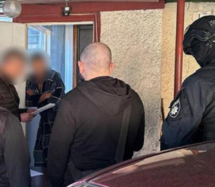 В Україні викрили групу шахраїв, які продавали в інтернеті неіснуючі товари