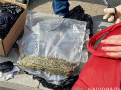 Житель Миколаївщини службою доставки замовив марихуану – його затримали