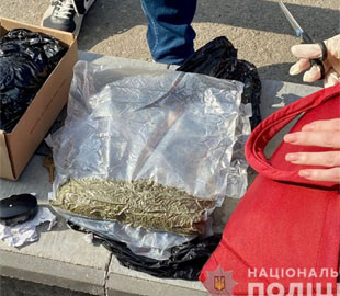 Житель Миколаївщини службою доставки замовив марихуану – його затримали