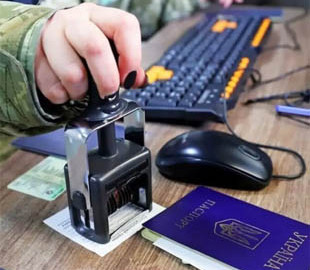 Виїзд чоловіків за кордон: у Раді допускають зміну строків "єВідрядження"