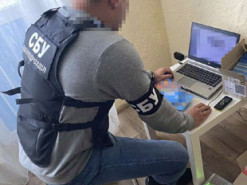 5000 фейковых ников: в Днепре накрыли ботоферму, которая работала на срыв вакцинации