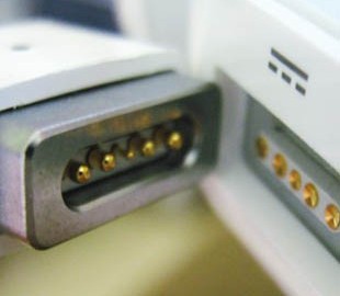 Apple придумала MagSafe для новых MacBook