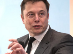 Илон Маск раскритиковал Билла Гейтса за покупку Porsche Taycan