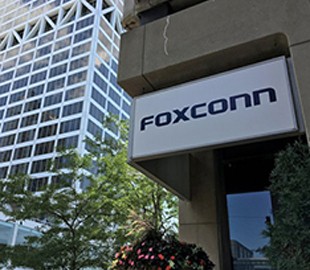 Foxconn набирает 50 тысяч рабочих