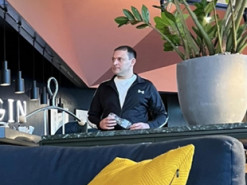 Одіозного харківського політика Добкіна помітили у варшавському готелі: Соцмережі вибухнули жартами