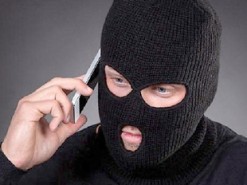 Псевдоработник банка обманул женщину на 14 тысяч гривен