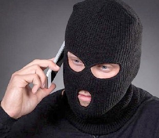 Псевдоработник банка обманул женщину на 14 тысяч гривен