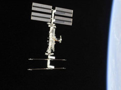 Політ космічних туристів на МКС знову перенесли