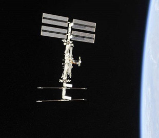 Політ космічних туристів на МКС знову перенесли