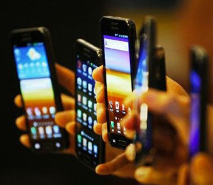 Премиум-класс формирует основную выручку рынка смартфонов Западной Европы