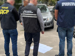 Правоохоронці розкрили нову схему виїзду чоловіків за кордон