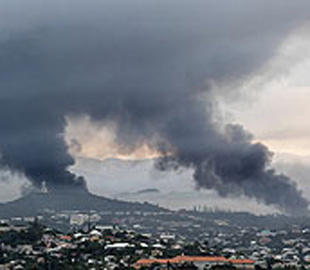 На придушення заворушень у Новій Каледонії спрямовано бронетехніку
