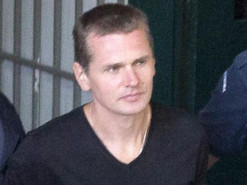 Посольство России попросило Францию перевести Александра Винника под домашний арест