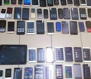Патрульные задержали подозреваемого в краже почти 100 мобильных телефонов