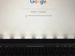 Apple продлила программу бесплатной замены дефектных дисплеев MacBook Pro 13