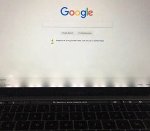 Apple продлила программу бесплатной замены дефектных дисплеев MacBook Pro 13