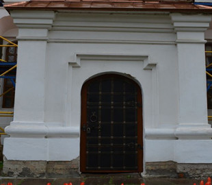 Таємниця дверей Теплої Софії: чому вони майже пів століття чекали на ремонт