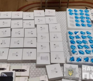 Кіберполіція блокувала масштабний збут фальсифікованої техніки відомої марки