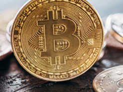 Юристам в Вашингтоне разрешили принимать биткоины